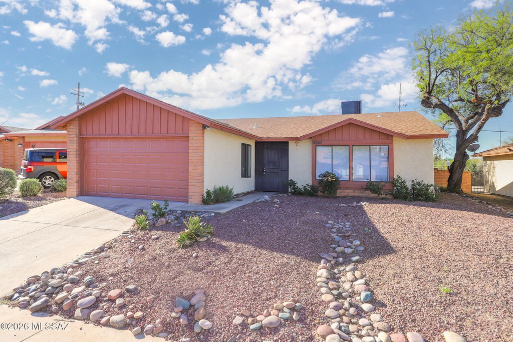 10140 E Karen Place, Tucson, AZ 85748