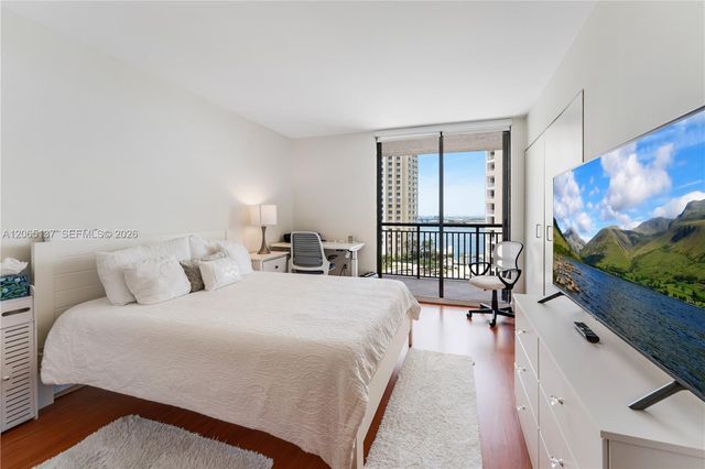 540 Brickell Key Dr 1422, Miami, FL 33131