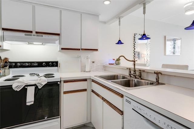 540 Brickell Key Dr 1422, Miami, FL 33131