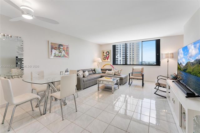 540 Brickell Key Dr 1422, Miami, FL 33131
