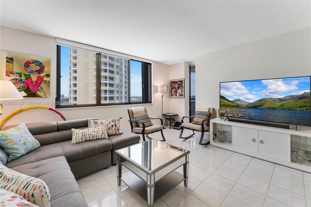 540 Brickell Key Dr 1422, Miami, FL 33131