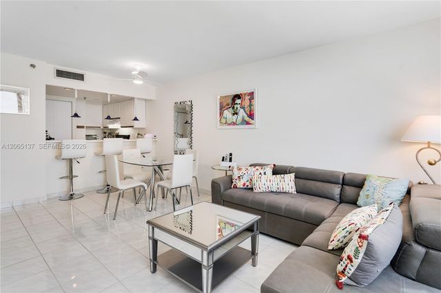 540 Brickell Key Dr 1422, Miami, FL 33131