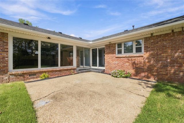 6604 E 26th Court, Tulsa, OK 74129