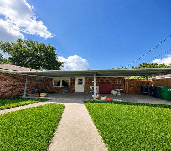 317 Richmond Street, Angleton, TX 77515