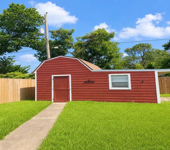 317 Richmond Street, Angleton, TX 77515