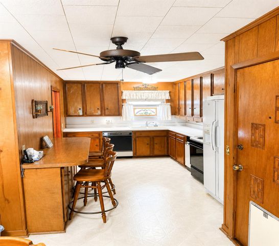 317 Richmond Street, Angleton, TX 77515