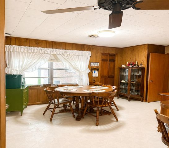 317 Richmond Street, Angleton, TX 77515