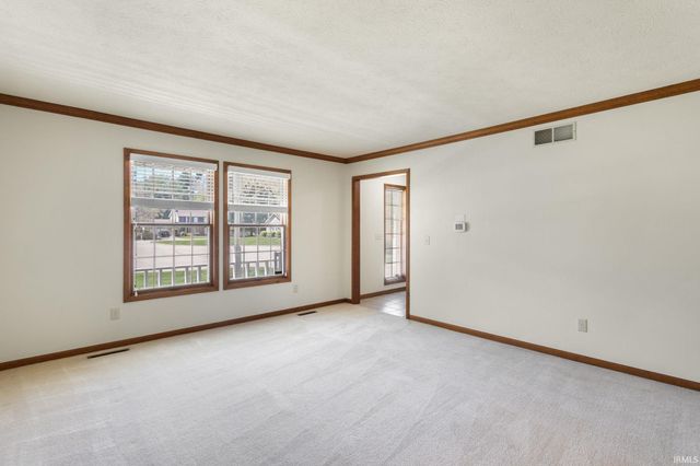 10460 Covey Court, Granger, IN 46530