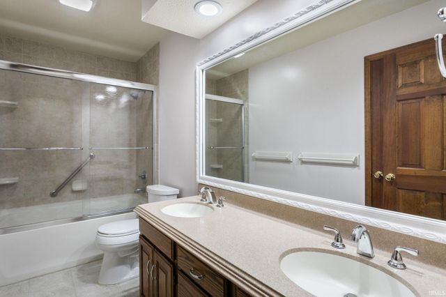 10460 Covey Court, Granger, IN 46530