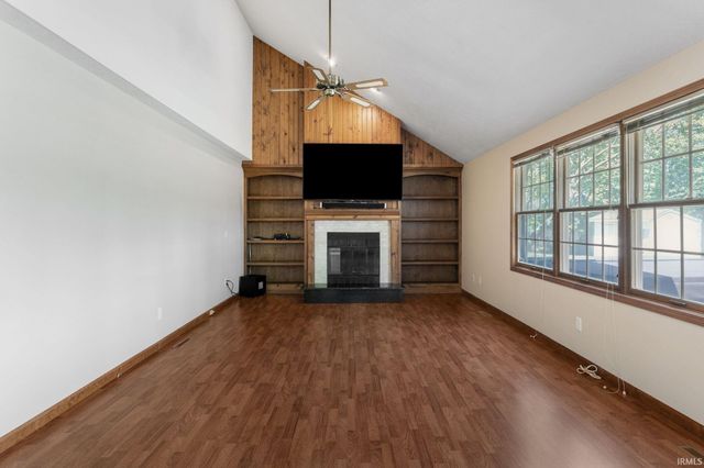 10460 Covey Court, Granger, IN 46530