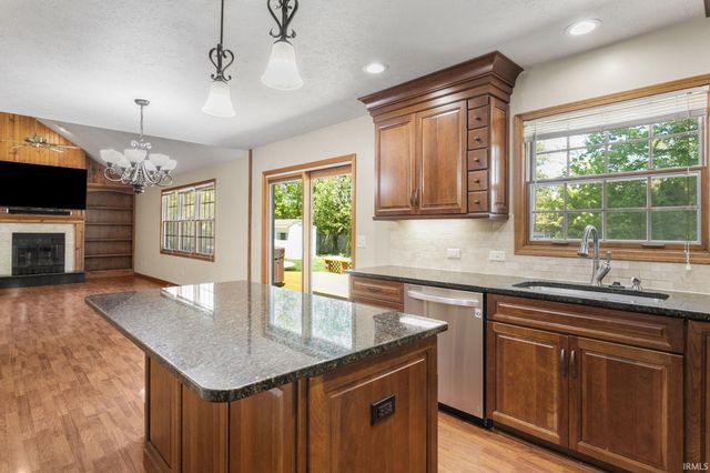 10460 Covey Court, Granger, IN 46530