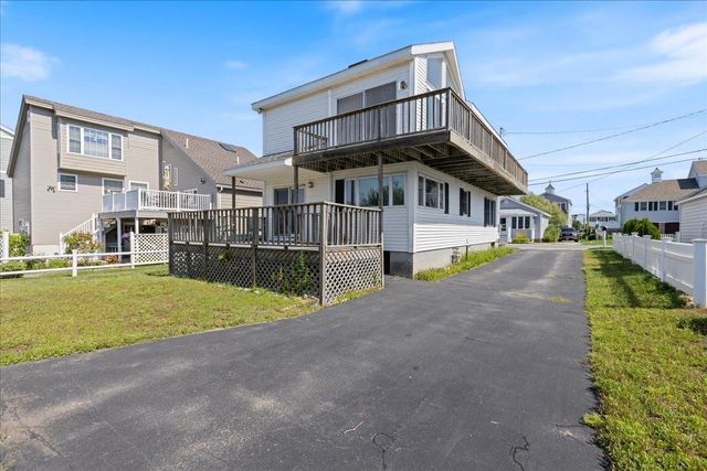 1 twelfth Street, Hampton, NH 03842