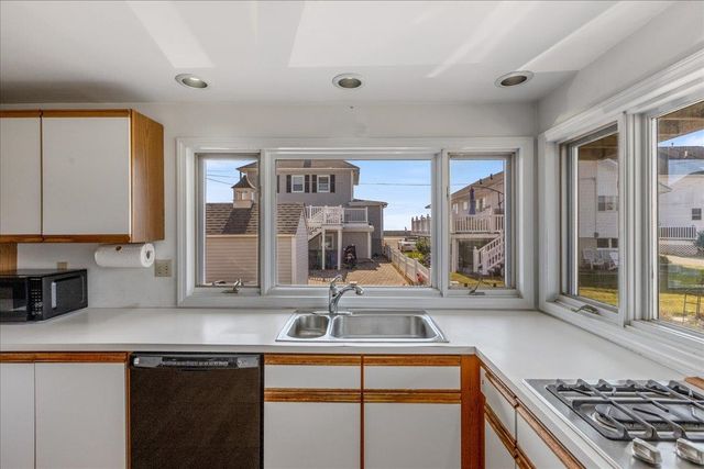 1 twelfth Street, Hampton, NH 03842