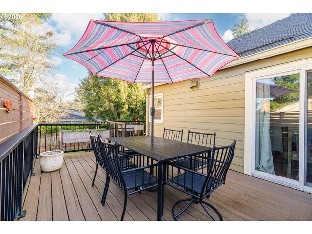 5325 Sw ARNOLD St, Portland, OR 97219