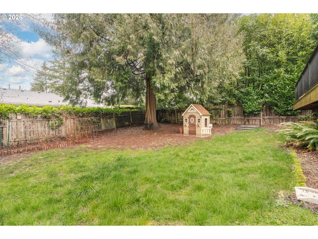 5325 Sw ARNOLD St, Portland, OR 97219