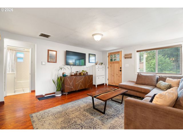 5325 Sw ARNOLD St, Portland, OR 97219