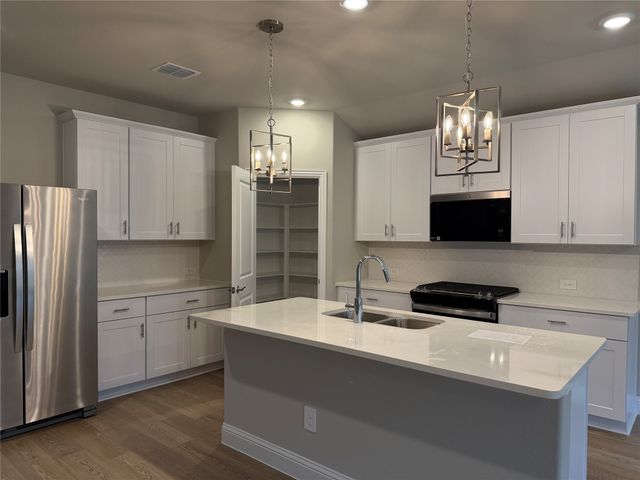 716 Edgehurst Drive, Mckinney, TX 75071