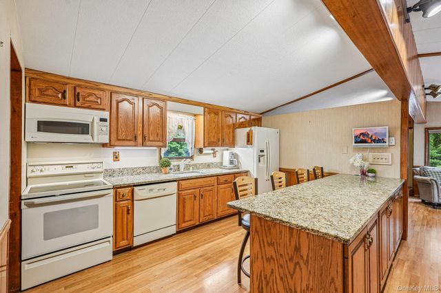 61 Lakeview Drive, Tomkins Cove, NY 10986