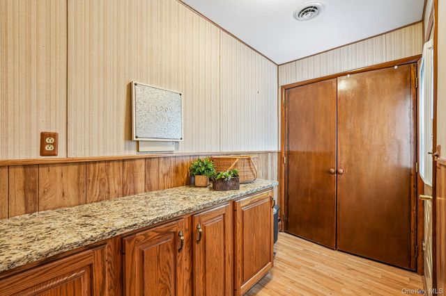 61 Lakeview Drive, Tomkins Cove, NY 10986