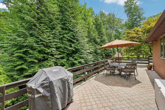 61 Lakeview Drive, Tomkins Cove, NY 10986