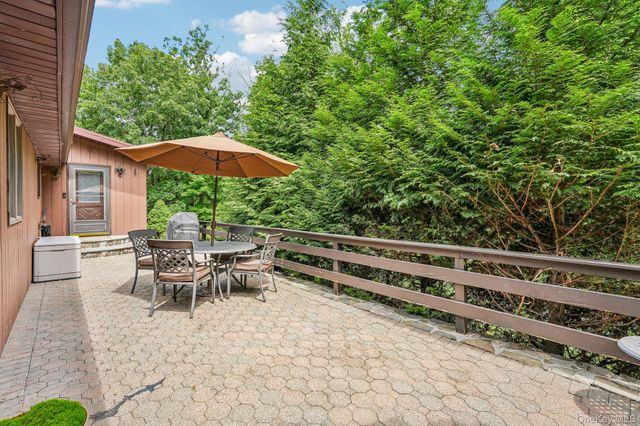 61 Lakeview Drive, Tomkins Cove, NY 10986