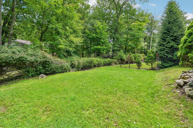 61 Lakeview Drive, Tomkins Cove, NY 10986