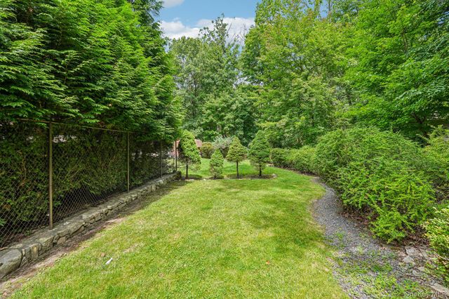 61 Lakeview Drive, Tomkins Cove, NY 10986