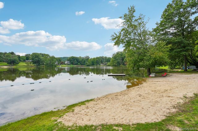 61 Lakeview Drive, Tomkins Cove, NY 10986