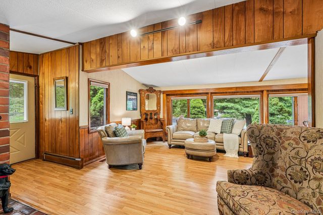 61 Lakeview Drive, Tomkins Cove, NY 10986