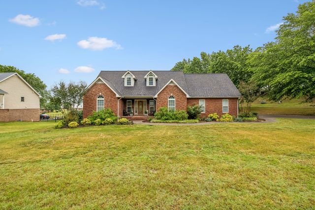 6 County House Cir, Carthage, TN 37030