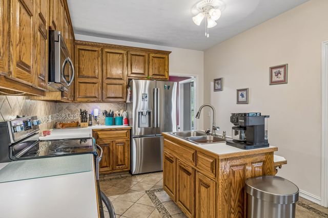 6 County House Cir, Carthage, TN 37030