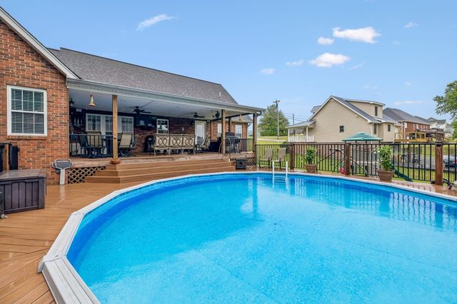 6 County House Cir, Carthage, TN 37030