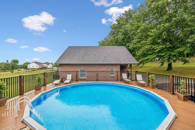 6 County House Cir, Carthage, TN 37030