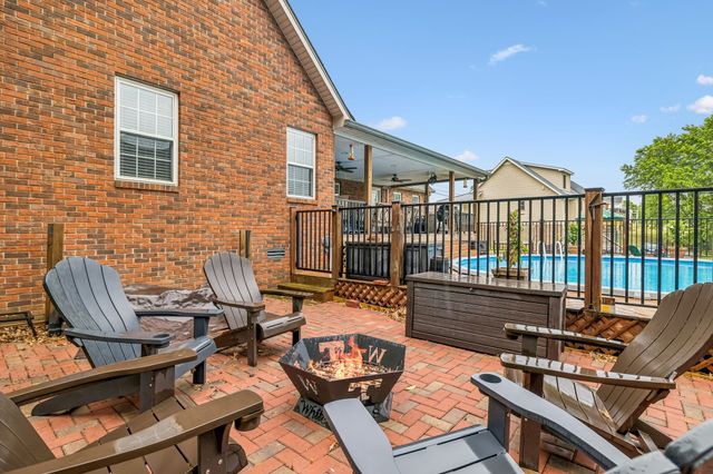 6 County House Cir, Carthage, TN 37030