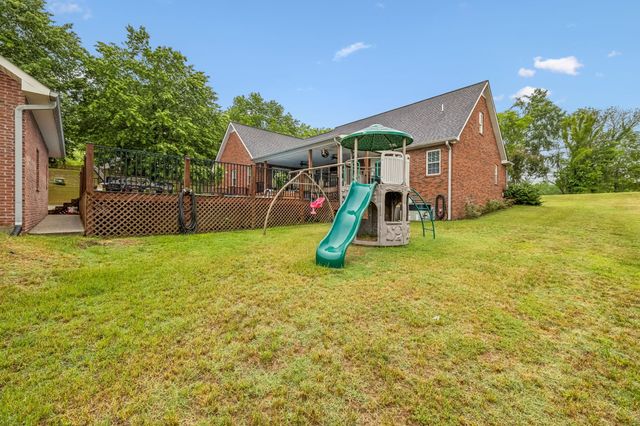 6 County House Cir, Carthage, TN 37030