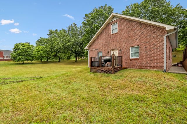 6 County House Cir, Carthage, TN 37030