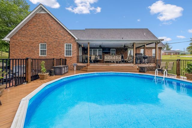 6 County House Cir, Carthage, TN 37030