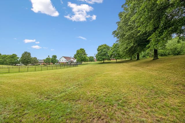 6 County House Cir, Carthage, TN 37030
