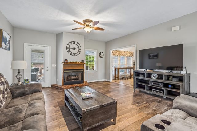 6 County House Cir, Carthage, TN 37030