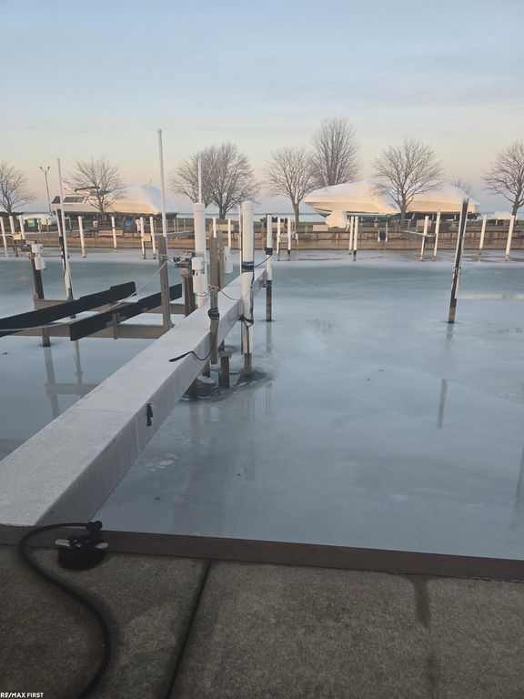 41700 Conger Bay Drive, Harrison Twp, MI 48045