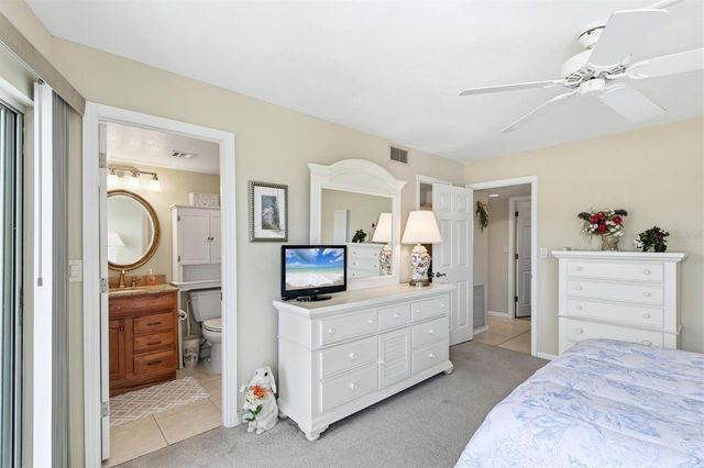 1215 S PORTOFINO DRIVE 406, Sarasota, FL 34242