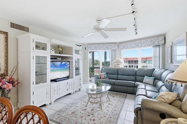 1215 S PORTOFINO DRIVE 406, Sarasota, FL 34242