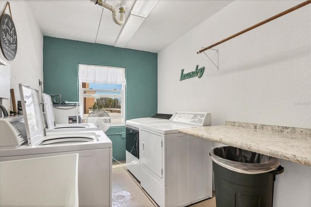 1215 S PORTOFINO DRIVE 406, Sarasota, FL 34242