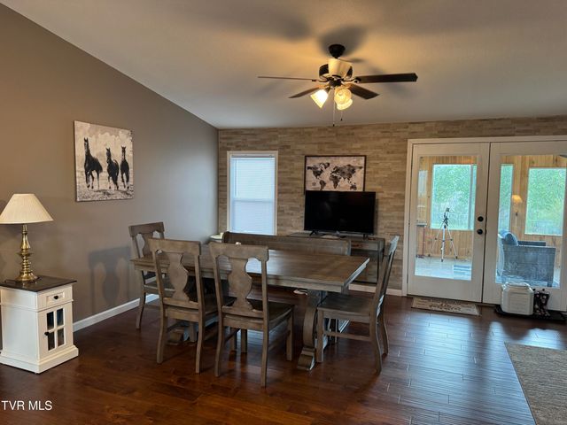 298 Rabbit Run Lane, Dryden, VA 24243