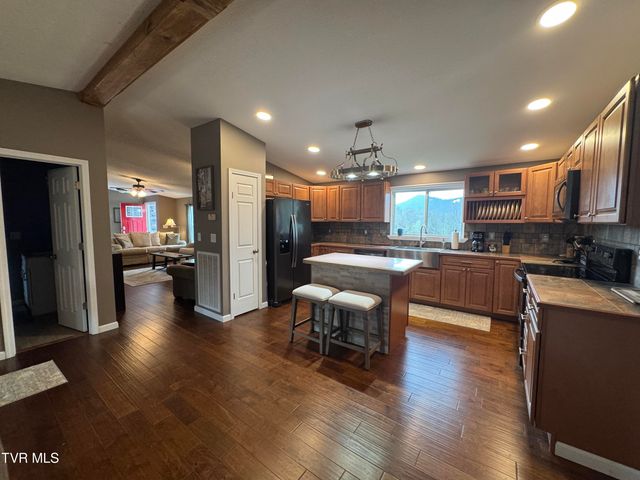 298 Rabbit Run Lane, Dryden, VA 24243