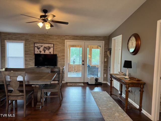 298 Rabbit Run Lane, Dryden, VA 24243