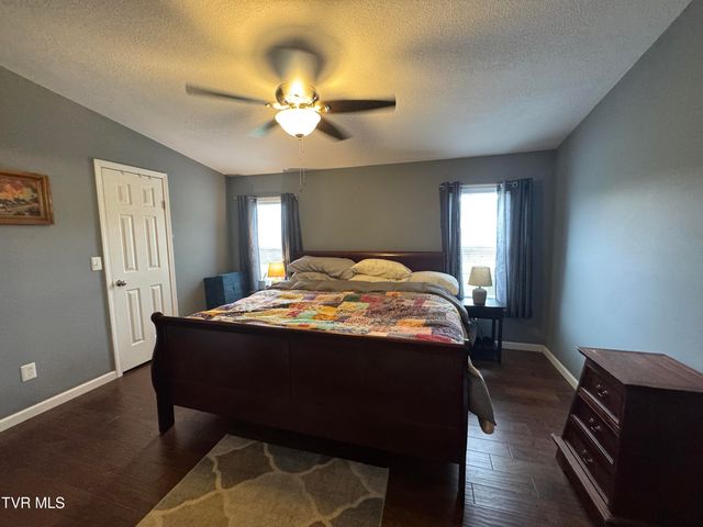 298 Rabbit Run Lane, Dryden, VA 24243