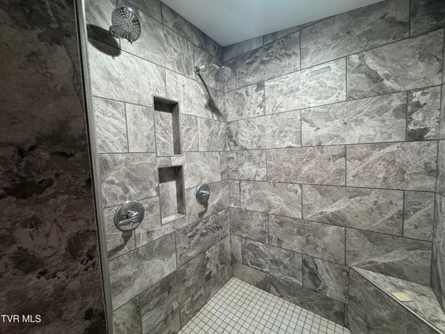 298 Rabbit Run Lane, Dryden, VA 24243