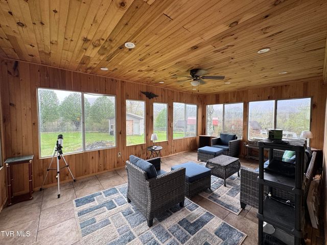 298 Rabbit Run Lane, Dryden, VA 24243