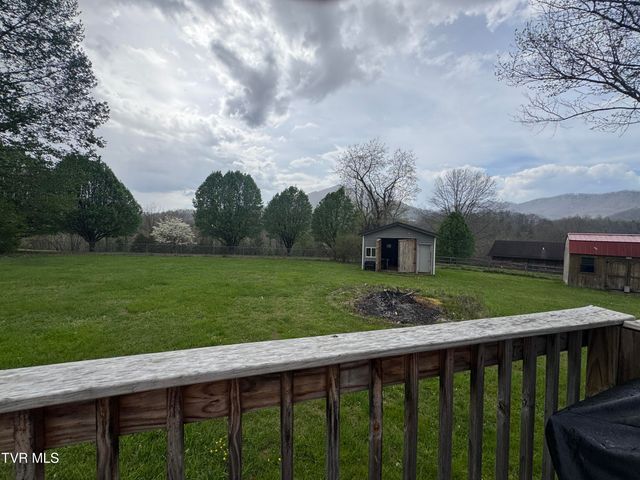298 Rabbit Run Lane, Dryden, VA 24243